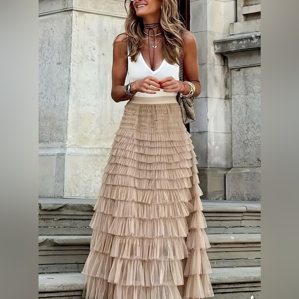Beige Tulle Ruffle Maxi Skirt NWT Layered Tiered Fairycore Balletcore Neutral L - Picture 3 of 5